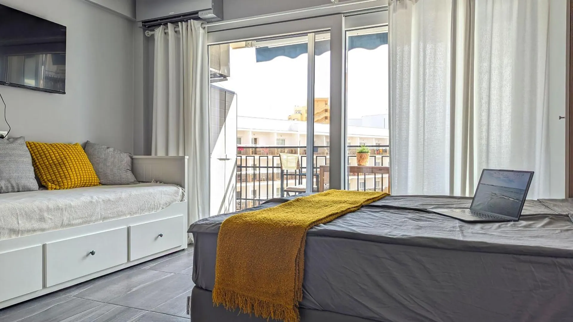 Stylish Studio Close By The Sea Benalmadena Spain