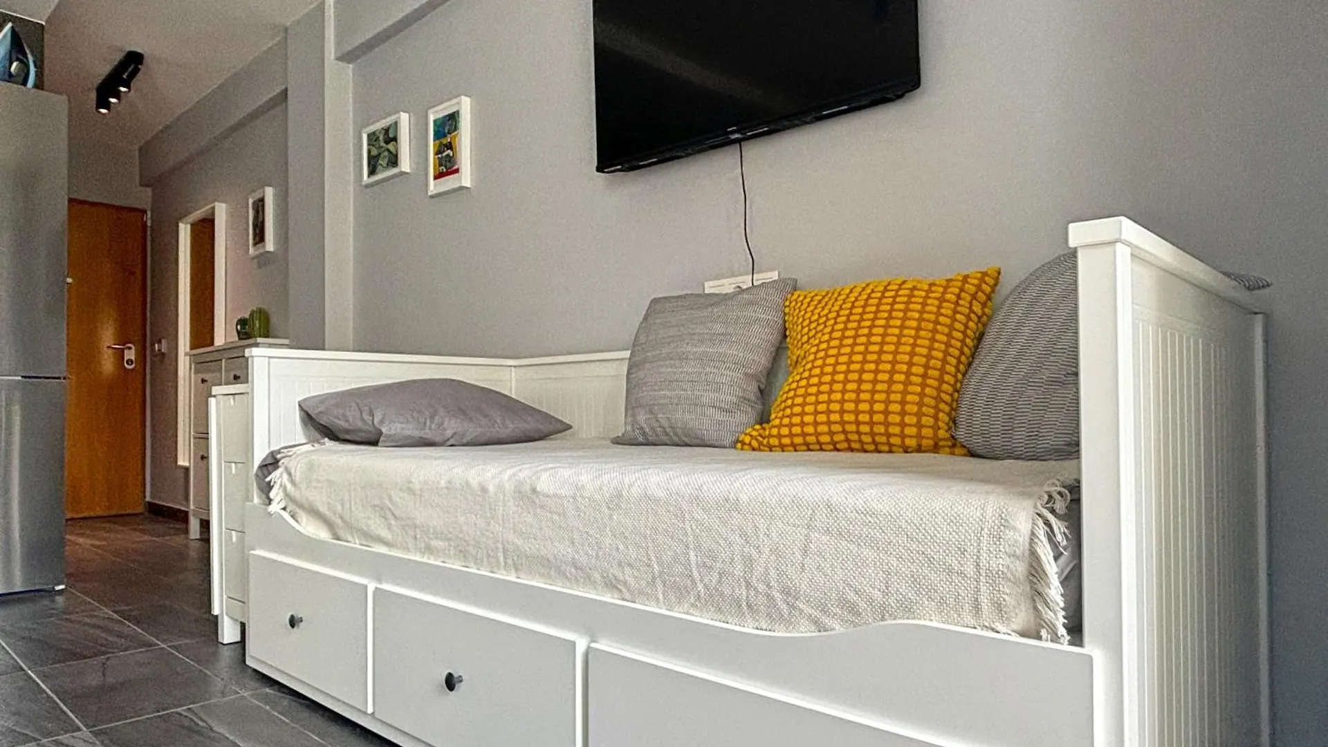 Apartment Stylish Studio Close By The Sea Benalmadena